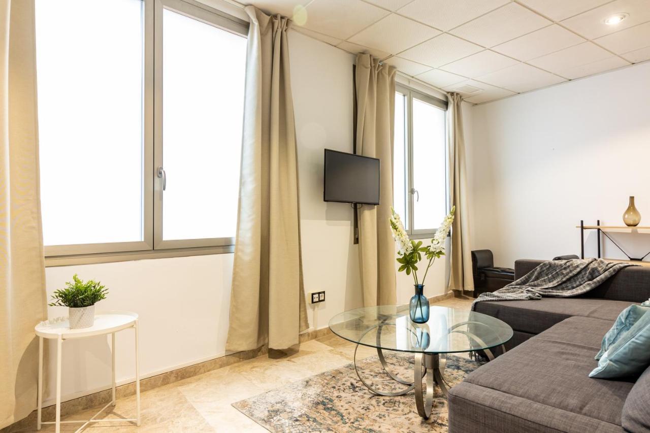 Saenz Suites Gallery By Bossh! Apartments Malaga Bagian luar foto