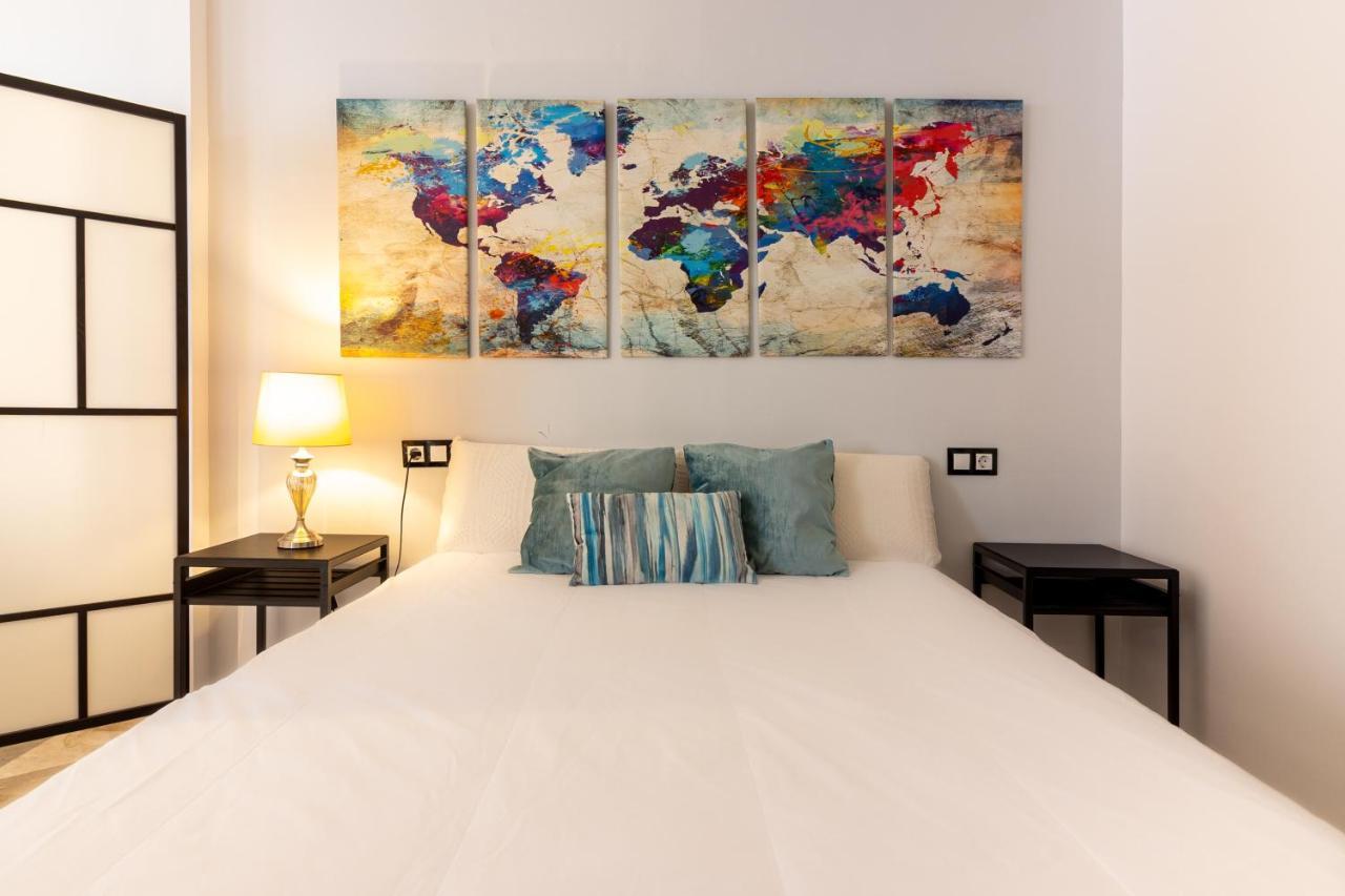 Saenz Suites Gallery By Bossh! Apartments Malaga Bagian luar foto