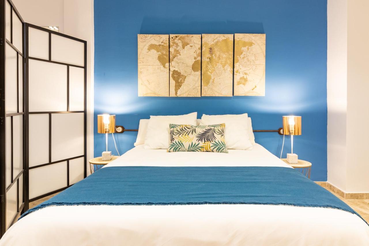 Saenz Suites Gallery By Bossh! Apartments Malaga Bagian luar foto