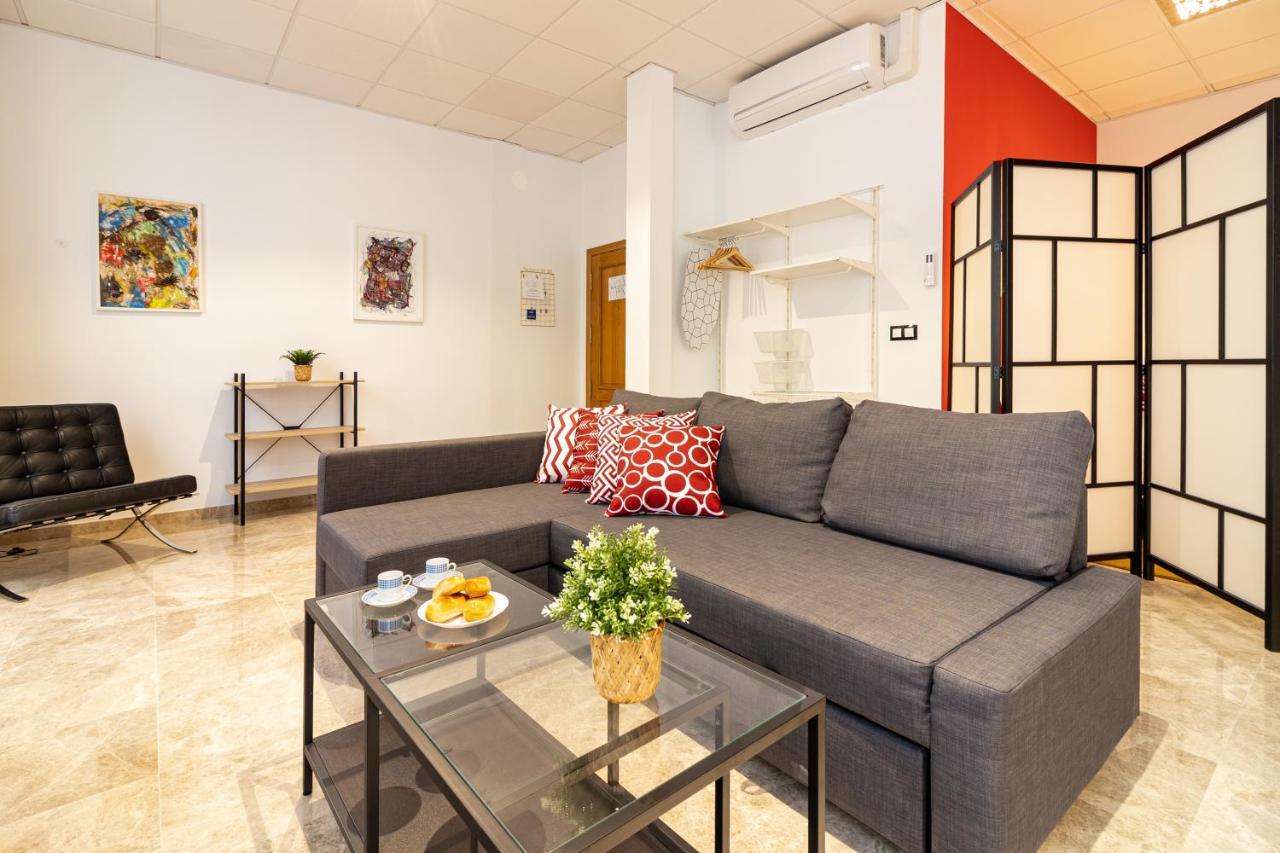 Saenz Suites Gallery By Bossh! Apartments Malaga Bagian luar foto