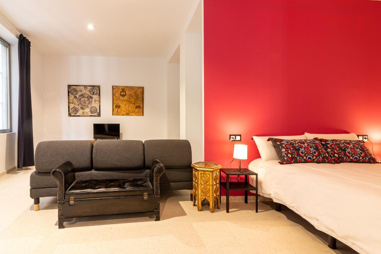 Saenz Suites Gallery By Bossh! Apartments Malaga Bagian luar foto