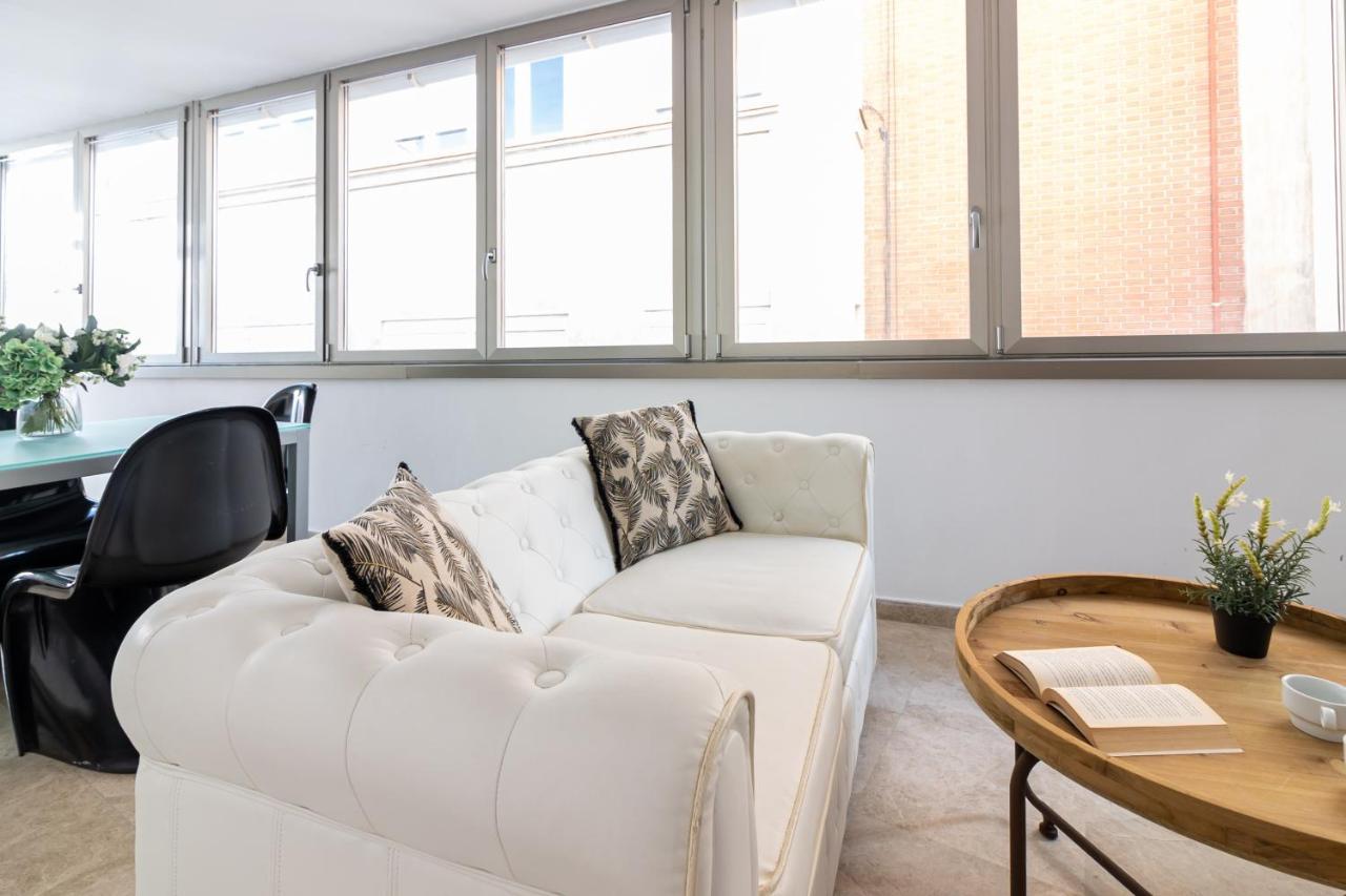 Saenz Suites Gallery By Bossh! Apartments Malaga Bagian luar foto