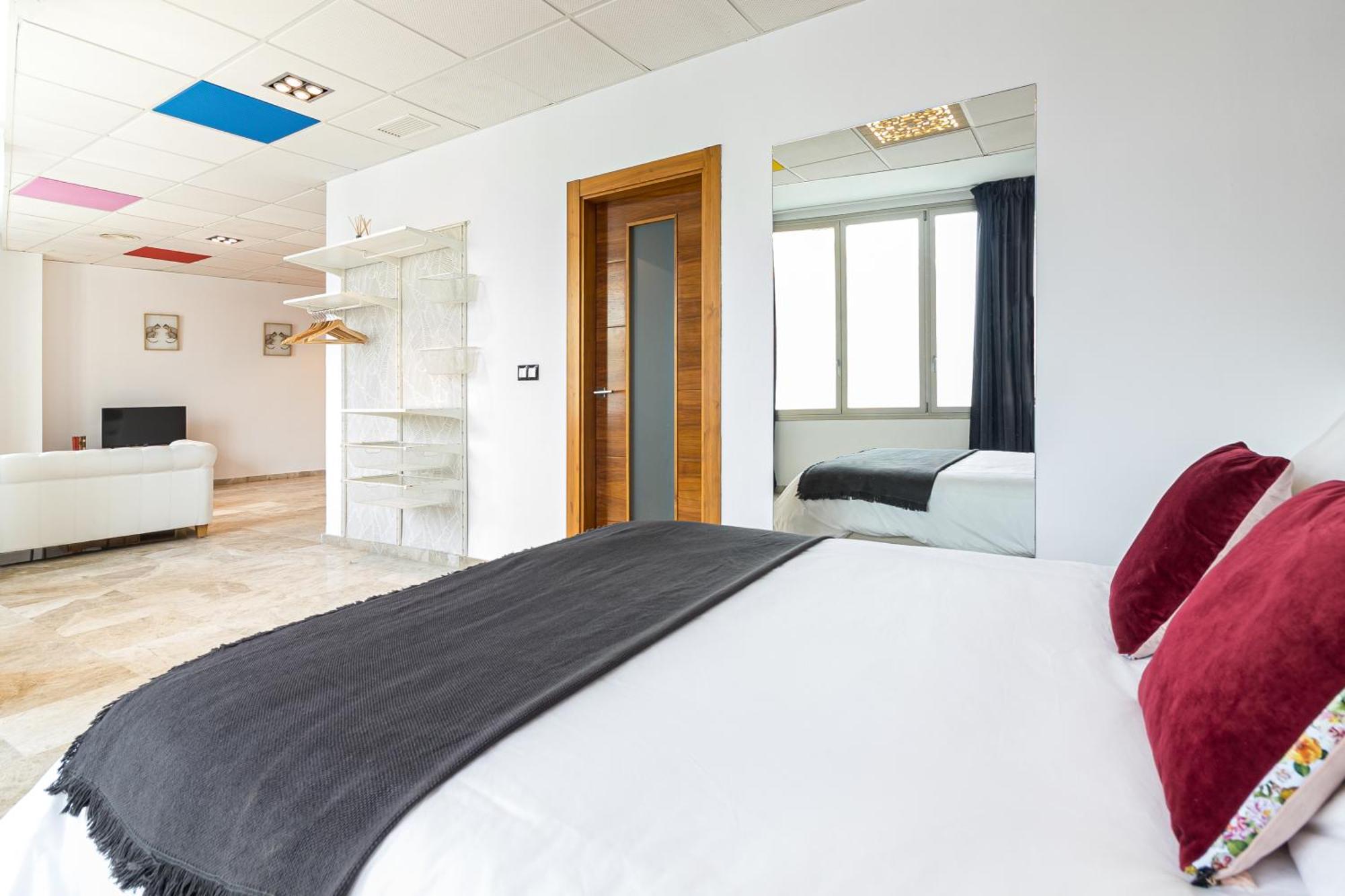 Saenz Suites Gallery By Bossh! Apartments Malaga Ruang foto
